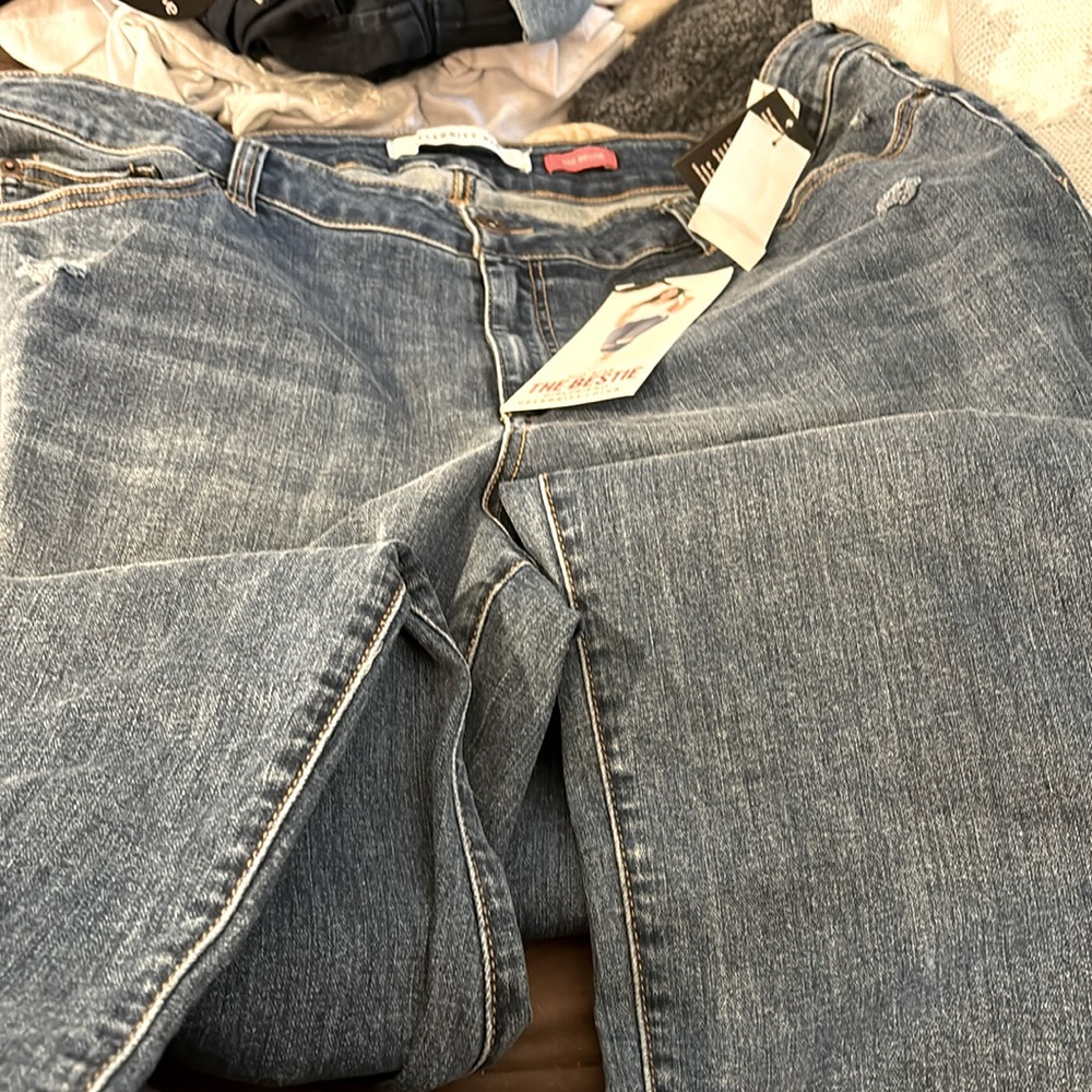 New midrise the Bestie girlfriend celebrity pink size 20 distressed